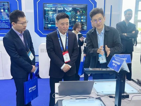 97��������ڶ�ʮһ���й�����ũ��Ʒ����᣺Ϊ�ǻ�ũҵ����ע���������