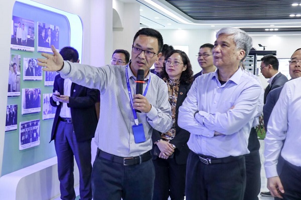 �����˴�ί�ḱίԱ��������ݰ��97���ʿ������