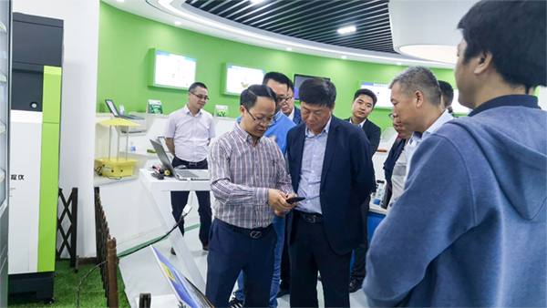 �츱��˾������һ��չʾͨ���ֻ������ʵʱ�������