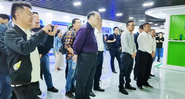 ����ũ�����ĵ�ί���κ����һ������97����չ��