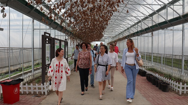 ÑÐÐÞ°àÒ»ÐÐÀ´µ½ÓÉ97¹ú¼ÊÓëÏôɽũ¿ÆËùÍŽá´î½¨µÄÏÖ´úũҵ¹¤ÒµÔ°¾ÙÐп¼²ì ÑÐÐÞ°àÒ»ÐÐÀ´µ½ÓÉ97¹ú¼ÊÓëÏôɽũ¿ÆËùÍŽá´î½¨µÄÏÖ´úũҵ¹¤ÒµÔ°¾ÙÐп¼²ì