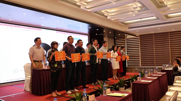 �����Ƚ�������Ƚ�С��˽��